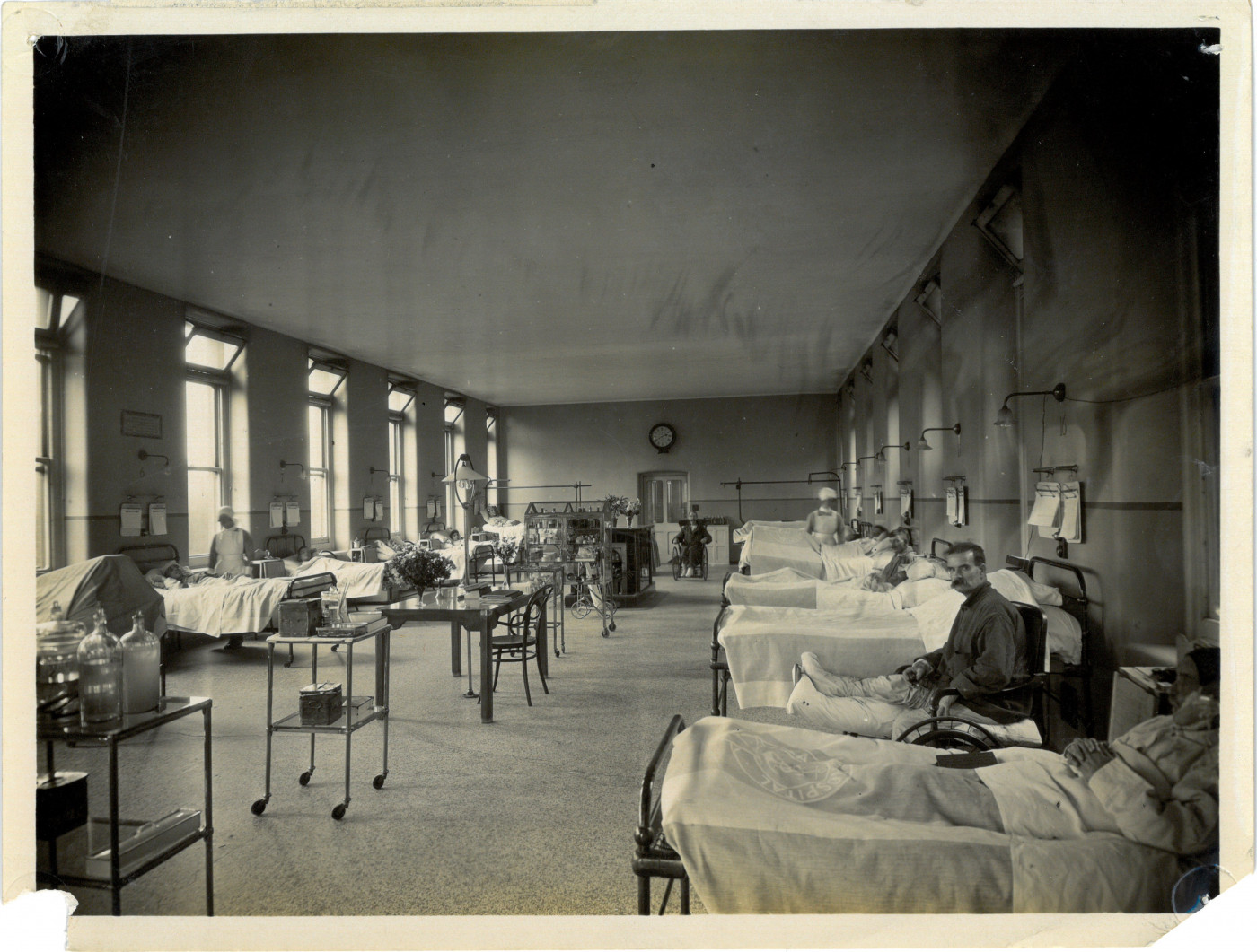 6 Picture 6 - a ward in the Albert Dock Hospital 1926 