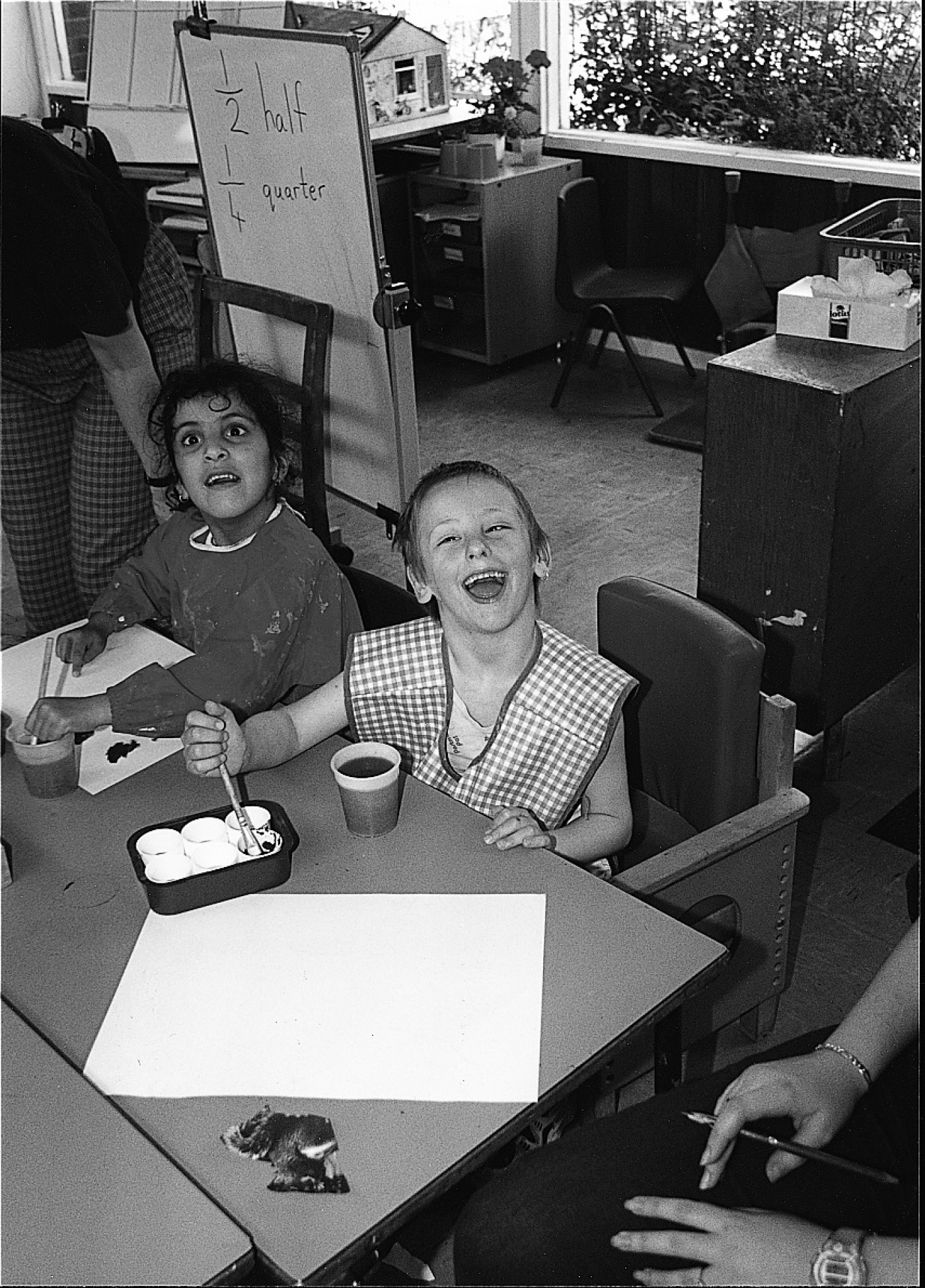 Happy Schoolchildren I4 1999 P11