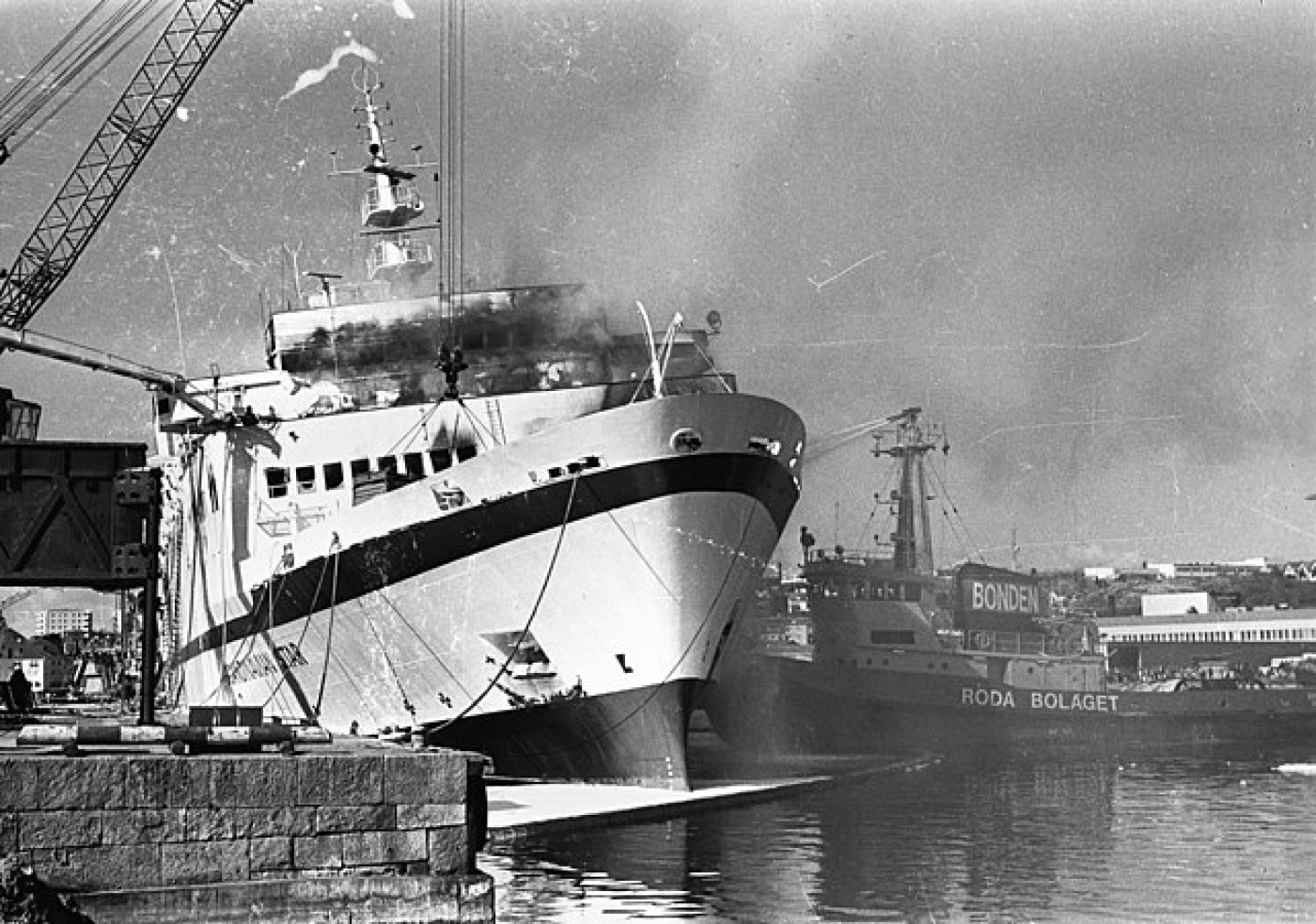MS Scandinavian Star in Lysekil harbour, Sweden, 7 April 1990